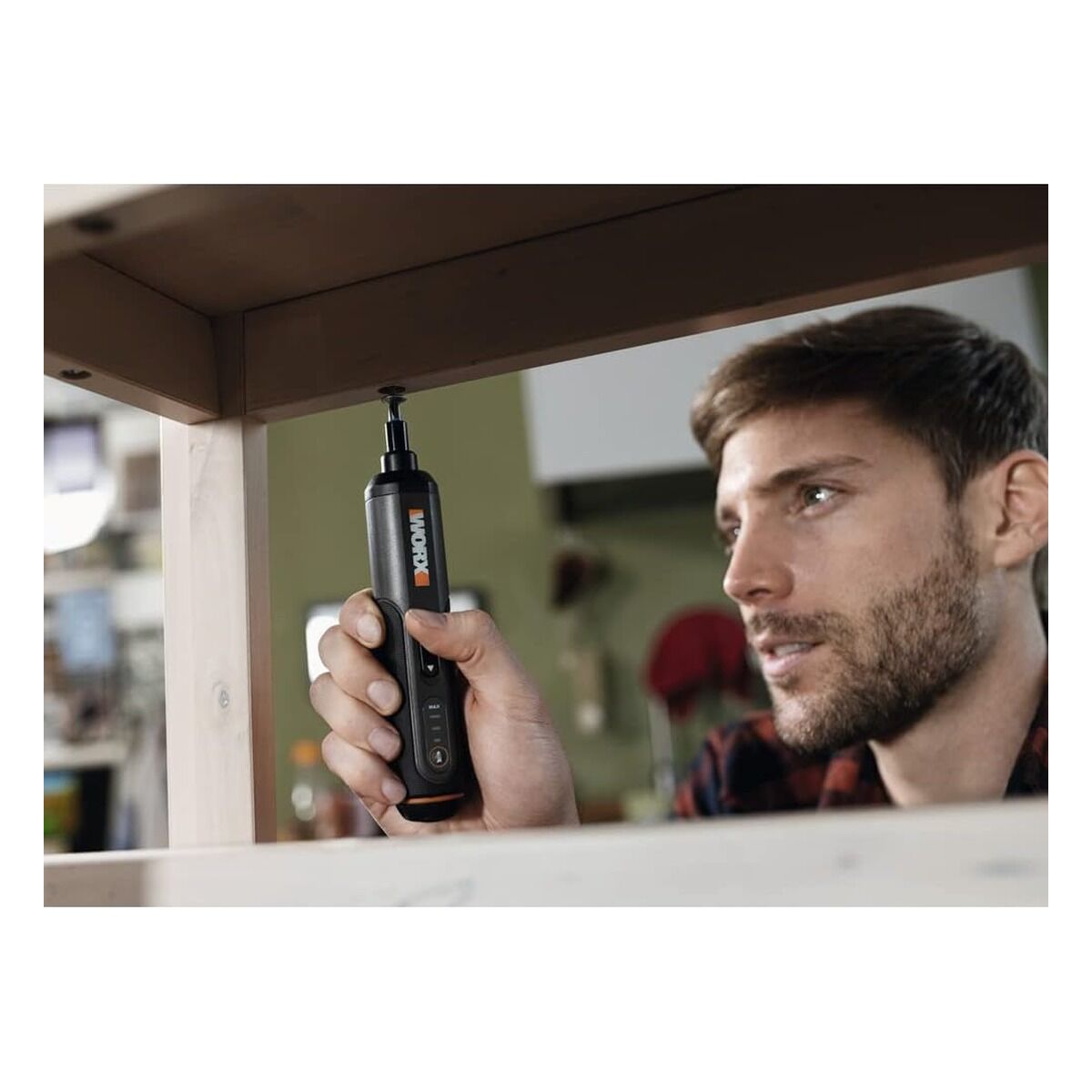 Worx WX240 4 V 1,5 Ah Li-Ion Akıllı Şarjlı Tornavida ve 26 Parça Bits Uç Seti